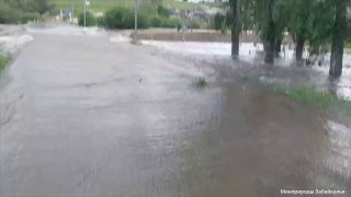 Паводок в Комсомольском: Рекордный уровень воды затопил дома