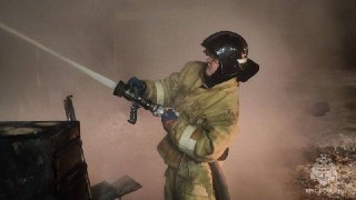 Пожар в Многоквартирном Доме: Эвакуация Десятков Людей